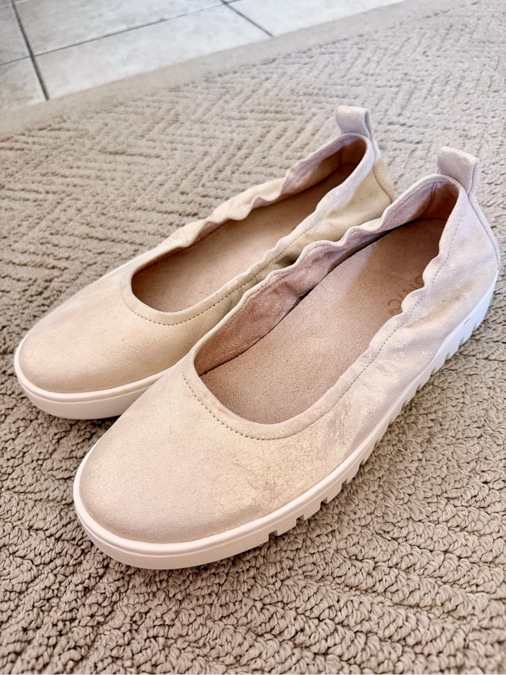 Vionic Uptown Ballet Flats size 8